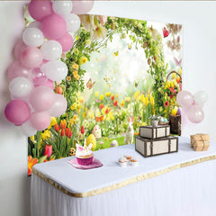 Lofaris Frühlingshafter Osterhintergrund mit bunten Eiern und weißem Hasen, blühende Blumen Schmetterlinge Fotowand für Frühlingsfotoshootings