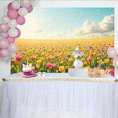 Lofaris Sonnenheller Frühlings-Blumenfeld Hintergrund mit bunten Tulpen und weitem Himmel, idyllische Fotokulisse für Naturaufnahmen