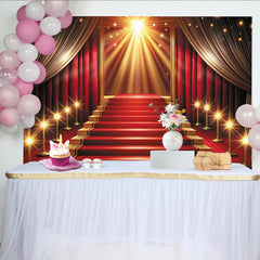 Lofaris Roter Teppich Fotohintergrund mit goldenen Lichtern und Bühne, elegante Kulisse für glamouröse Events und professionelle Fotoshootings