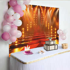 Lofaris Luxuriöser Roter-Teppich-Gala-Bühnenhintergrund mit hellen Scheinwerfern, elegante Fotokulisse für glamouröse Events