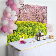 Lofaris Rosa Kirschblüten Frühlingslandschaftshintergrund mit gelben Rapsfeldern, natürliche Fotokulisse für Porträt und Fotostudio