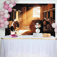 Lofaris Rustikaler Stall-Fotohintergrund mit goldenem Sonnenlicht und Heu, warme Kulisse für Porträt und ländliche Fotoshootings