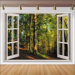 Lofaris Realistischer Fensterblick Waldhintergrund mit offenem weißen Fenster, grüne Naturkulisse für Fotostudio und Heimdekoration