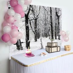 Lofaris Verschneiter Winterwald Fotohintergrund mit Bäumen und Pfad, idyllische Kulisse für Studiofotografie und Porträts