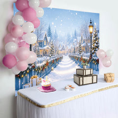Lofaris Verschneiter Weihnachtsdorf Hintergrund mit Lichtern und Geschenken, magische Winterlandschaft Fotokulisse für festliche Dekoration