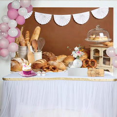 Lofaris Rustikaler Bäckereihintergrund mit frischem Brot und Brezeln, ideale Fotokulisse für Fotostudio und Backstube