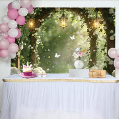 Lofaris Romantischer Blumenbogen Fotohintergrund mit weißen Blüten und Laternen, verträumte Kulisse für Hochzeiten und Fotoshootings
