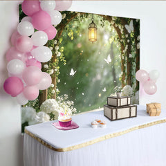 Lofaris Romantischer Blumenbogen Fotohintergrund mit weißen Blüten und Laterne, elegante Kulisse für Hochzeiten und Fotoshootings