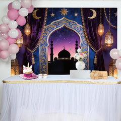 Lofaris Goldener orientalischer Hintergrund mit Moschee Silhouette, Halbmond und Sternen, festliche Kulisse für Ramadan und Märchenparty