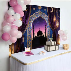 Lofaris Goldener orientalischer Hintergrund mit Moschee Silhouette, Halbmond und Sternen, festliche Kulisse für Ramadan und Märchenparty
