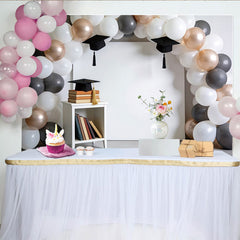 Lofaris Eleganter Abschlussfeierhintergrund in Roségold Grau Weiß mit Ballons, stilvolle Fotokulisse für unvergessliche Abschlussfotos