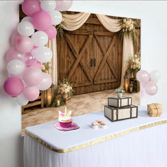 Lofaris Eleganter Scheunentor-Hochzeitshintergrund mit Blumen und Holz, romantische Fotokulisse für Verlobung und Events