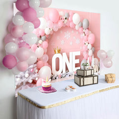 Lofaris Winter ONEderland Geburtstag Cake Smash Hintergrund Pink Weiß Ballon Eisbär