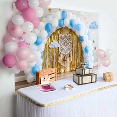 Lofaris Boho 1. Geburtstag Cake Smash Hintergrund Blau Weiß Ballonbogen Gold Fransen