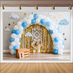 Lofaris Boho 1. Geburtstag Cake Smash Hintergrund Blau Weiß Ballonbogen Gold Fransen