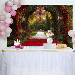 Lofaris Eleganter Rosenbogen-Hintergrund für Hochzeiten, mit roten Rosen und Kronleuchtern, romantische Gartenkulisse
