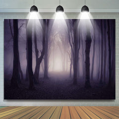 Schwach Misty Still Wald Hintergrund Für Halloween Dekor
