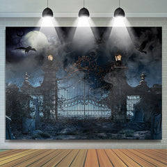 Schrecklich Schläger Mit Nebelig Haus Grab Halloween Hintergrund